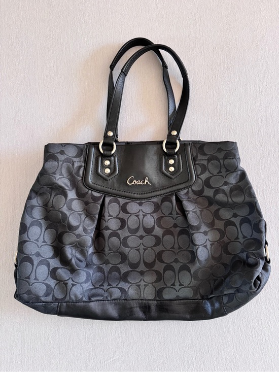 Coach Handbags - Y2K Coach Black Signature Tote with Logo Jacquard